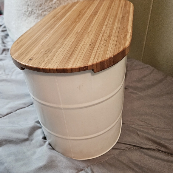 New bread box - Picture 4 of 4